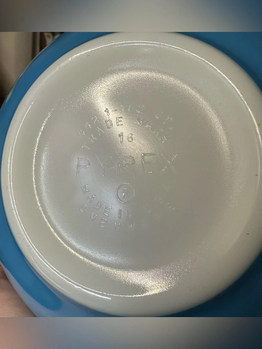 VTG 70's 11/2 Qt Pyrex Cinderella Mixing Bowl #442 In Blue Snowflake Garland GC